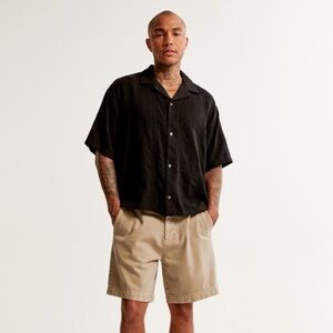 Abercrombie & Fitch Camp Collar Cropped Summer Linen-Blend Shirt in Black